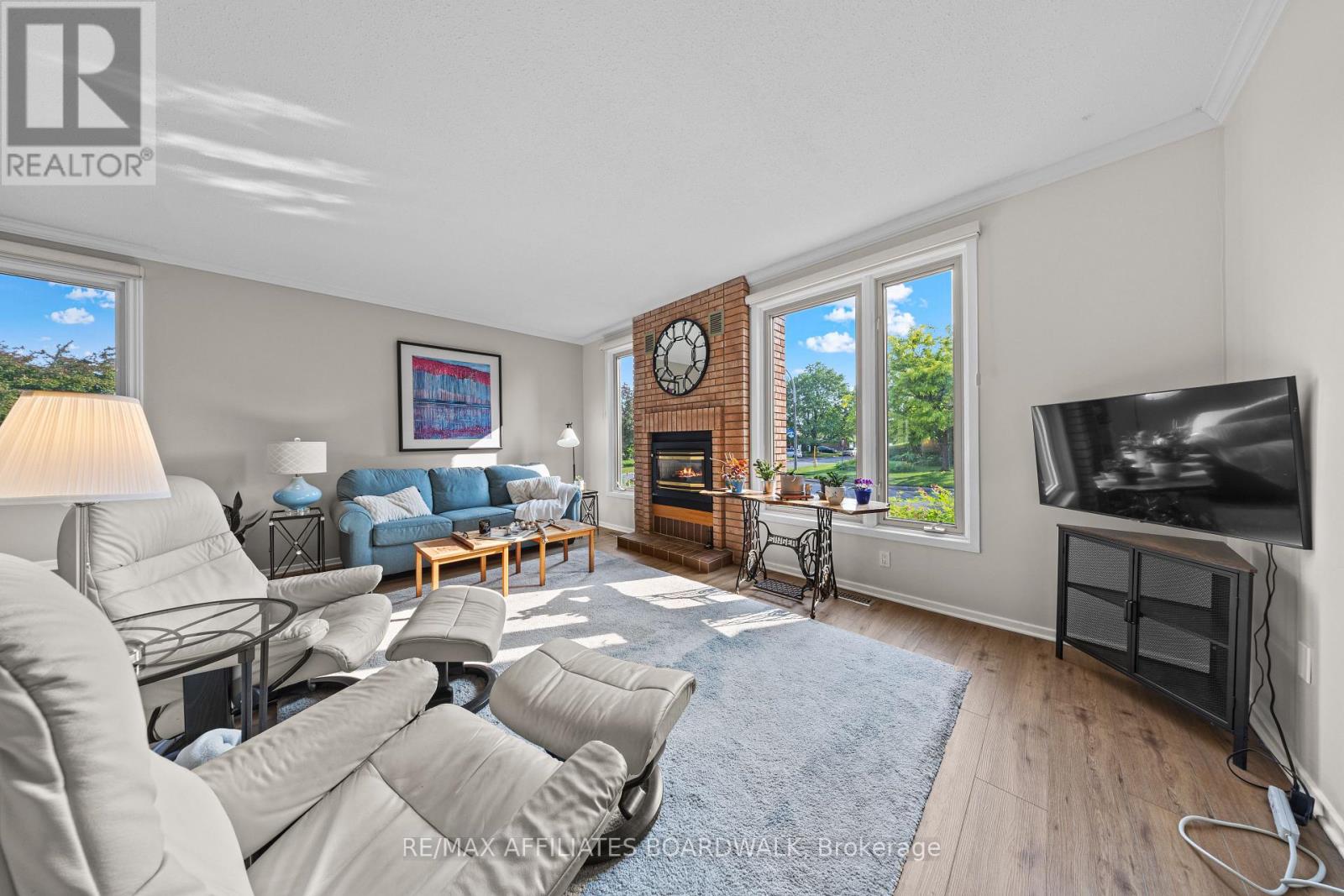 2 Liveoak Crescent, Ottawa, Ontario  K2J 1R6 - Photo 6 - X12216733