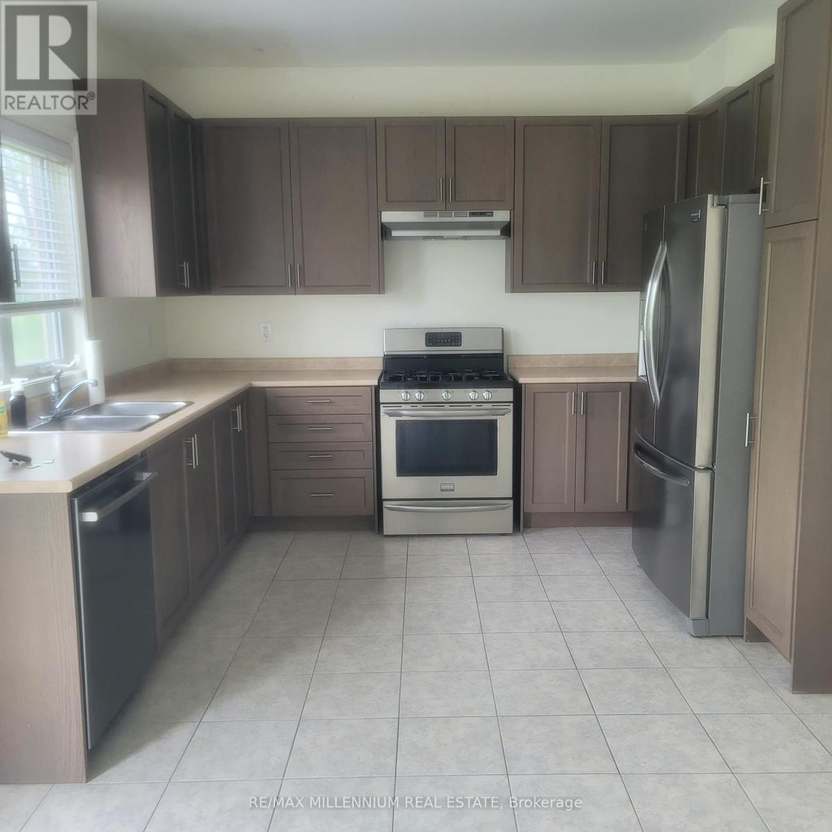 1432 Marina Drive, Fort Erie, Ontario  L2A 0C7 - Photo 2 - X12216507