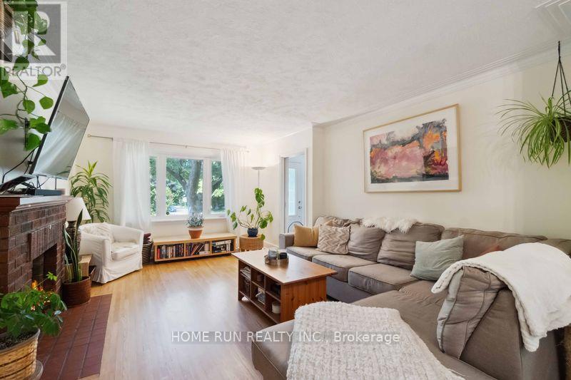 1617 Dorion Avenue, Ottawa, Ontario  K1G 0J7 - Photo 10 - X12215631