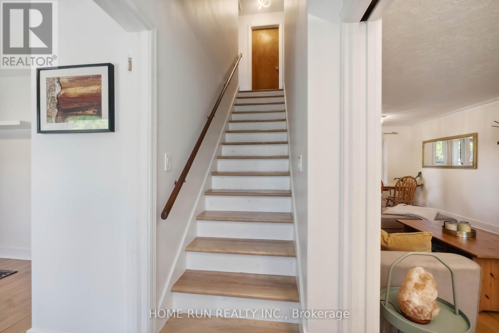 1617 Dorion Avenue, Ottawa, Ontario  K1G 0J7 - Photo 5 - X12215631
