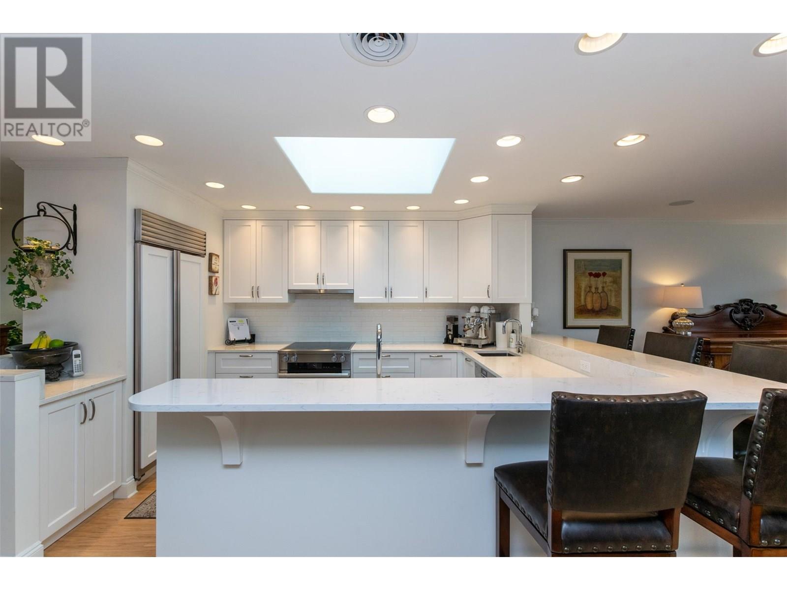 90 Lakeshore Drive Ne, Salmon Arm, British Columbia  V1E 4N3 - Photo 15 - 10351971
