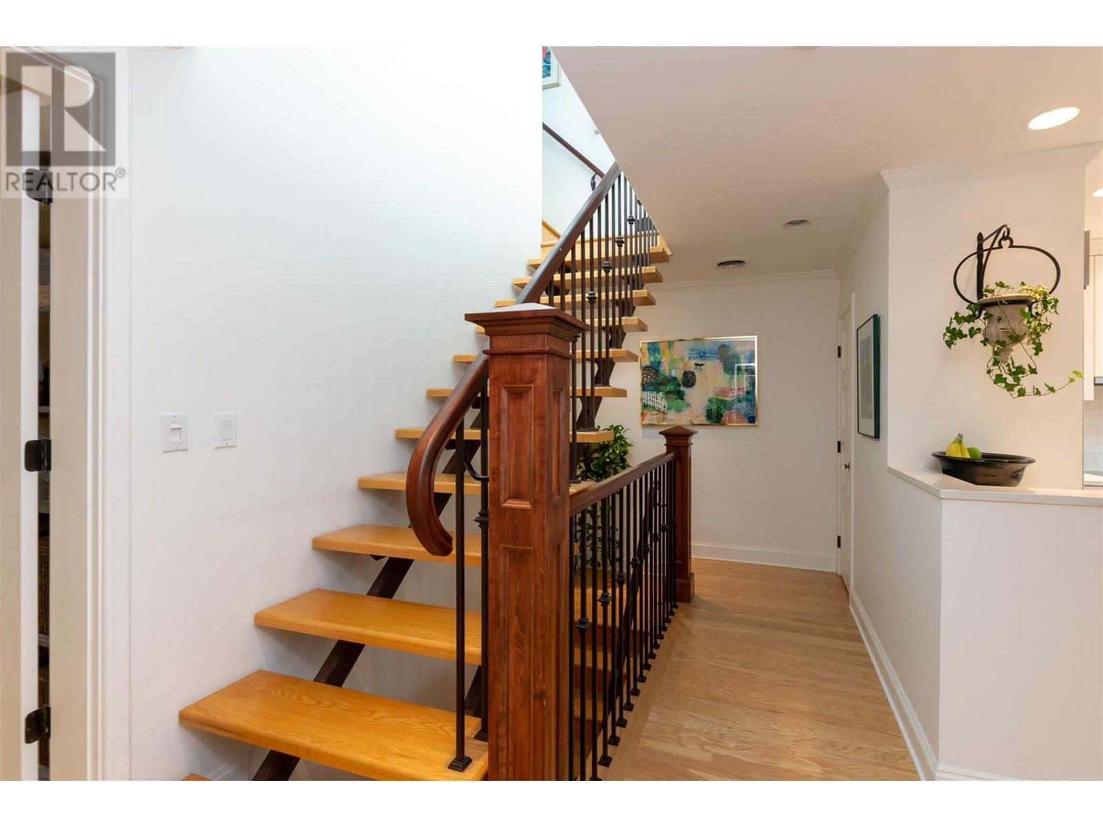 90 Lakeshore Drive Ne, Salmon Arm, British Columbia  V1E 4N3 - Photo 42 - 10351971