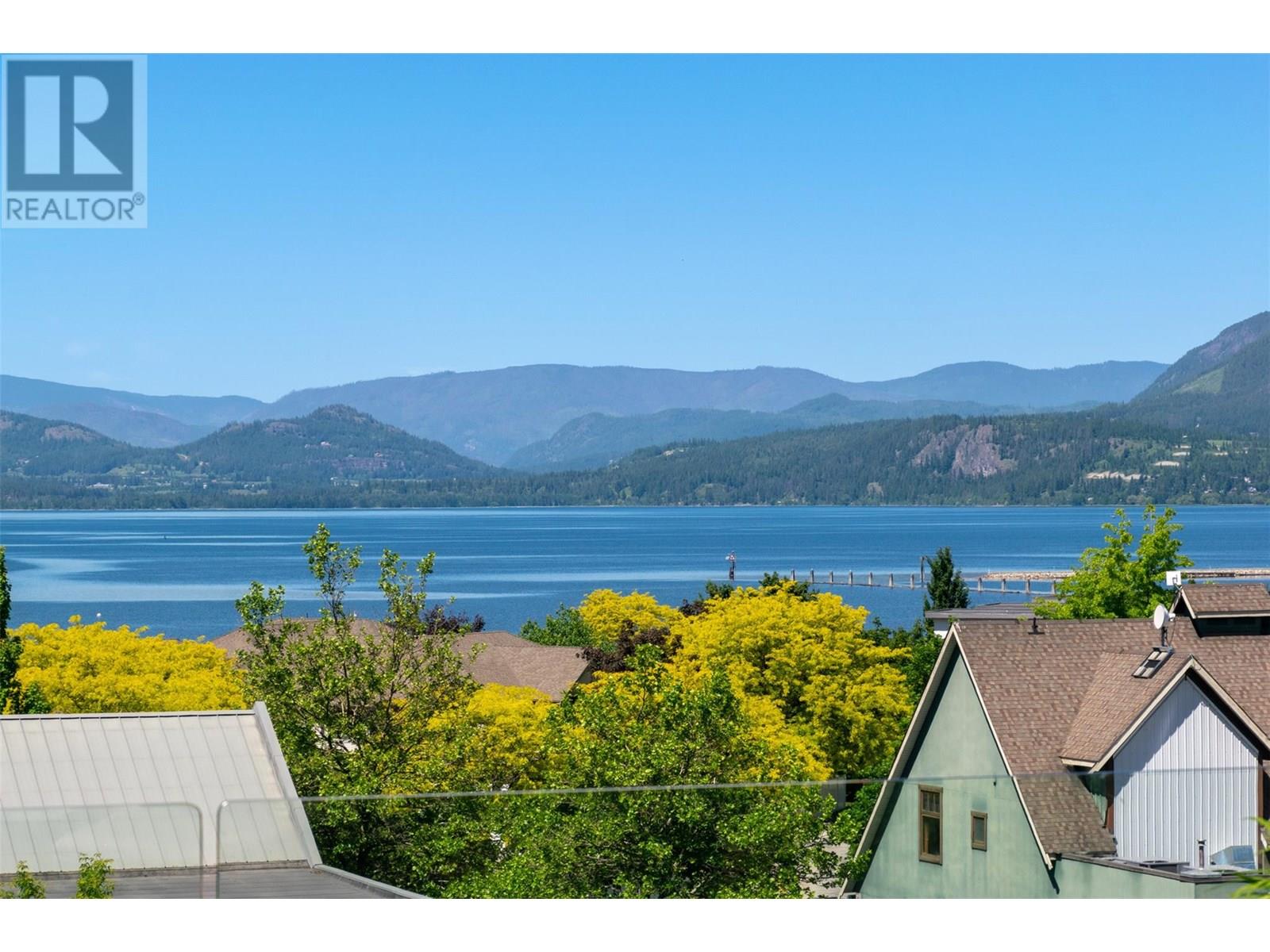 90 Lakeshore Drive Ne, Salmon Arm, British Columbia  V1E 4N3 - Photo 5 - 10351971