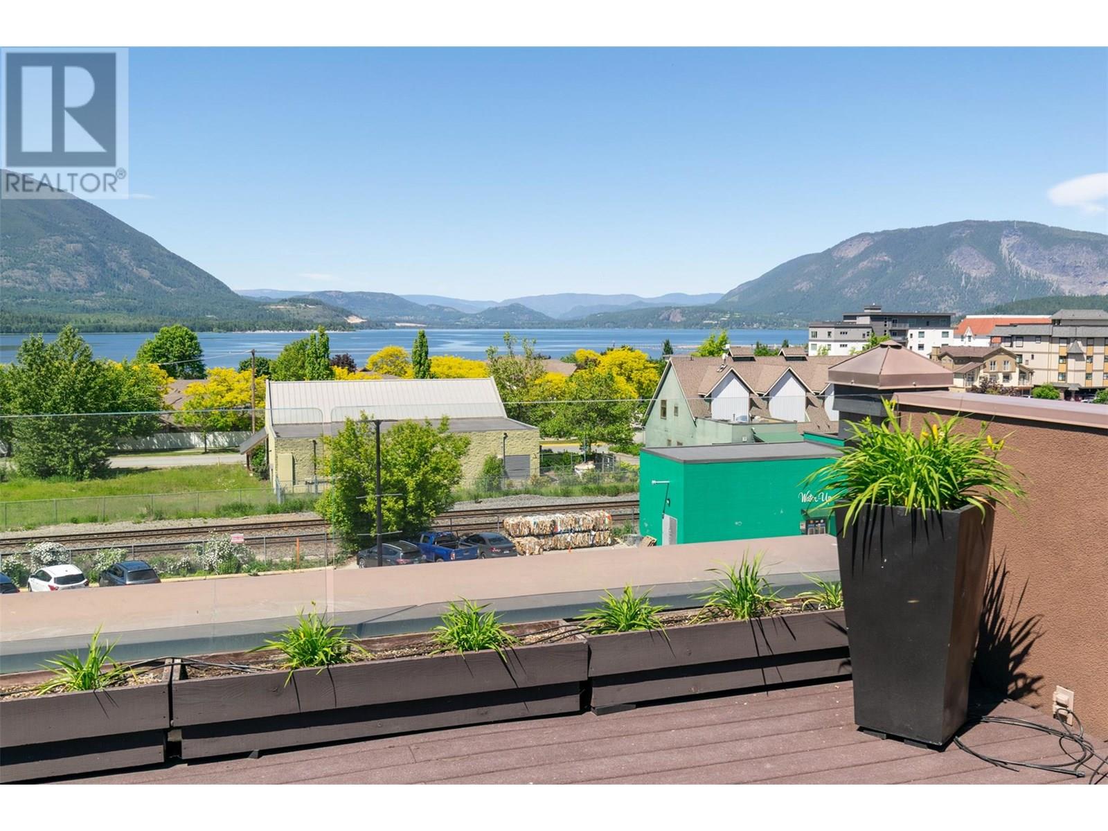 90 Lakeshore Drive Ne, Salmon Arm, British Columbia  V1E 4N3 - Photo 50 - 10351971
