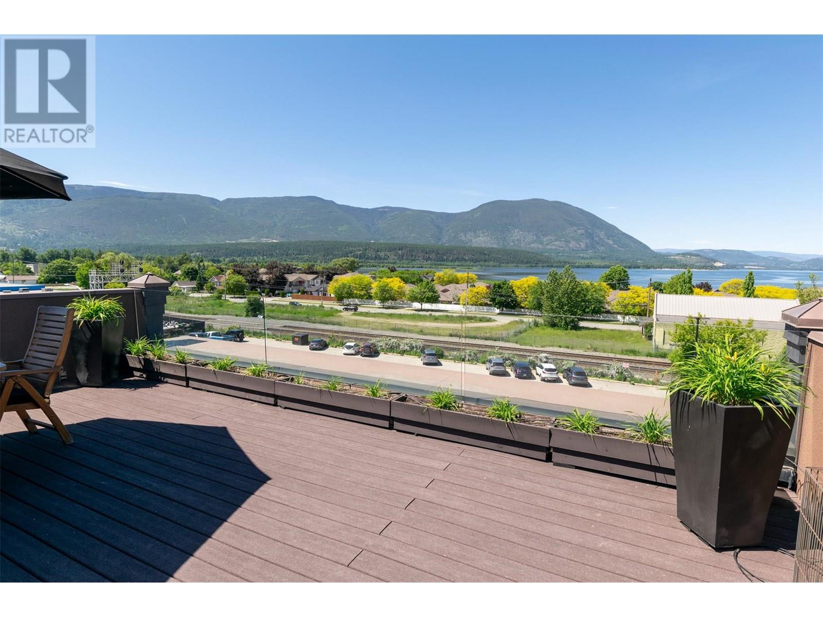 90 Lakeshore Drive Ne, Salmon Arm, British Columbia  V1E 4N3 - Photo 51 - 10351971