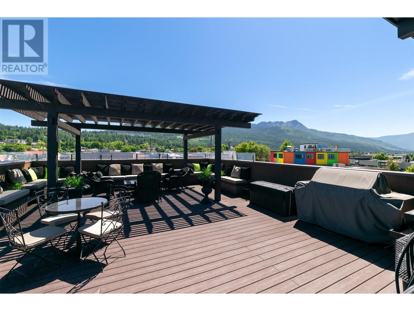 90 Lakeshore Drive Ne, Salmon Arm, British Columbia  V1E 4N3 - Photo 54 - 10351971