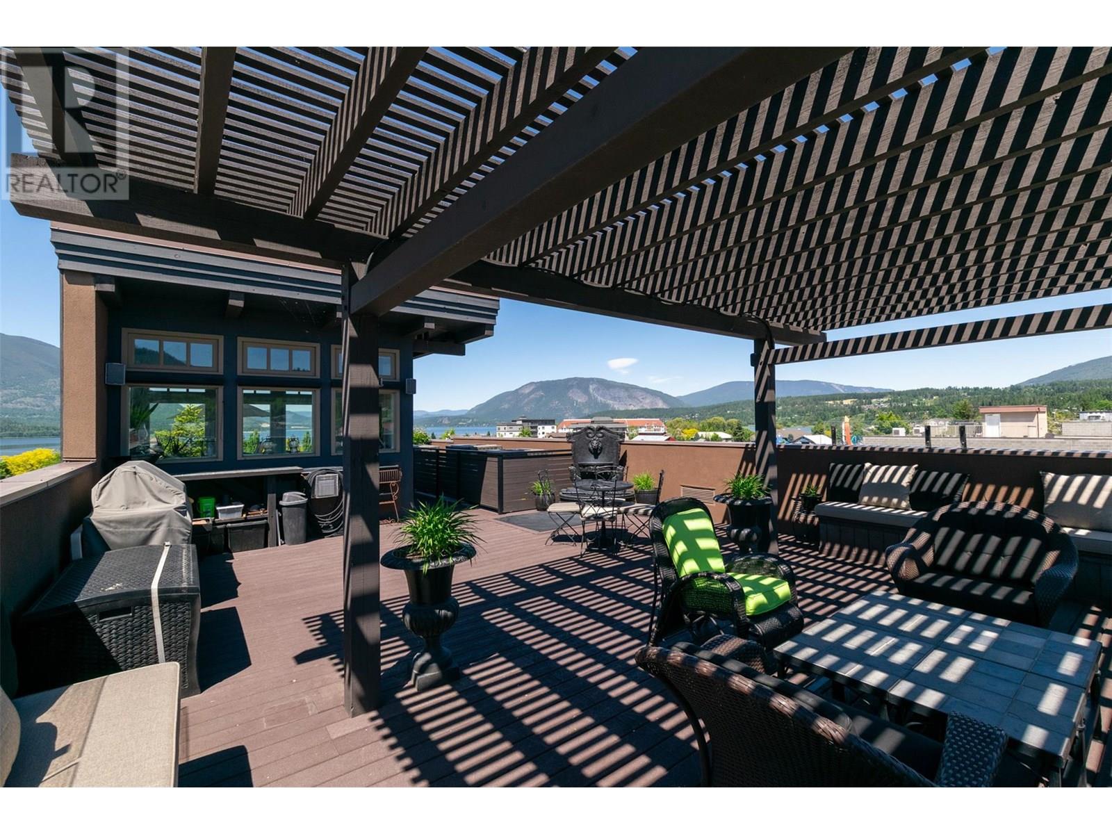 90 Lakeshore Drive Ne, Salmon Arm, British Columbia  V1E 4N3 - Photo 57 - 10351971