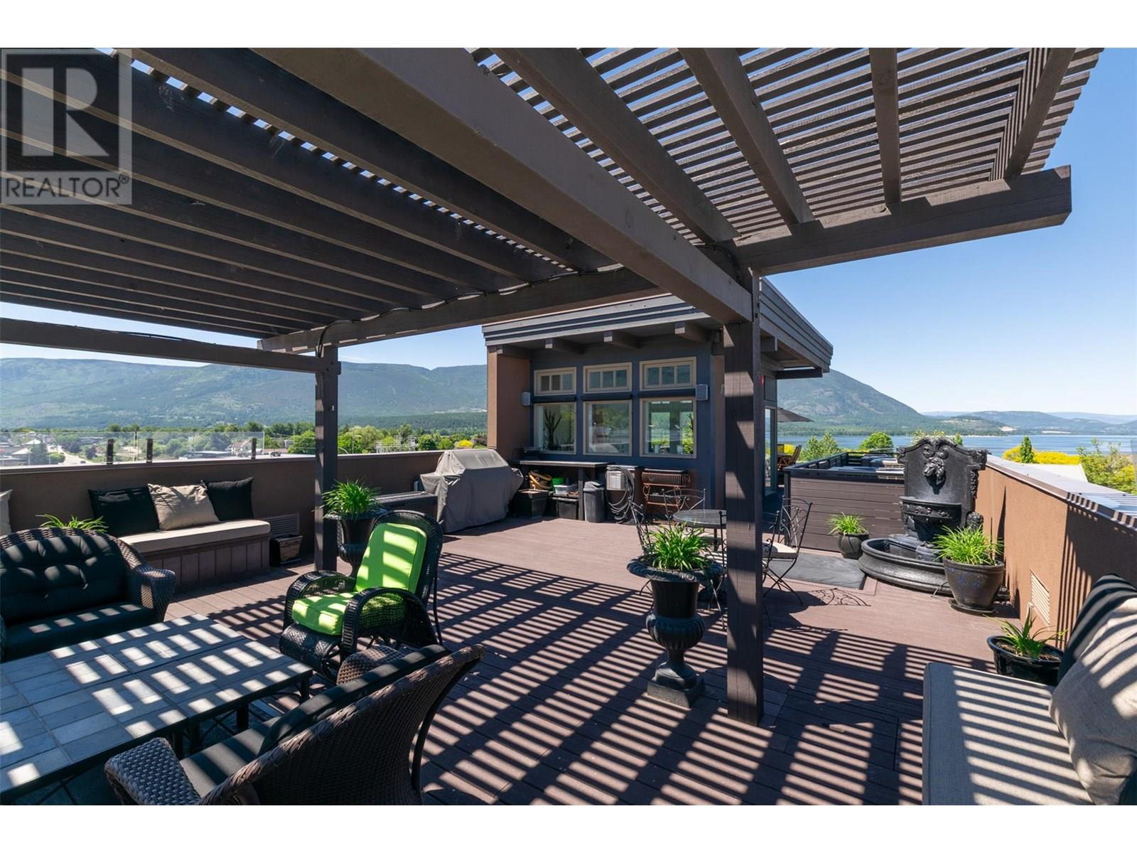 90 Lakeshore Drive Ne, Salmon Arm, British Columbia  V1E 4N3 - Photo 6 - 10351971