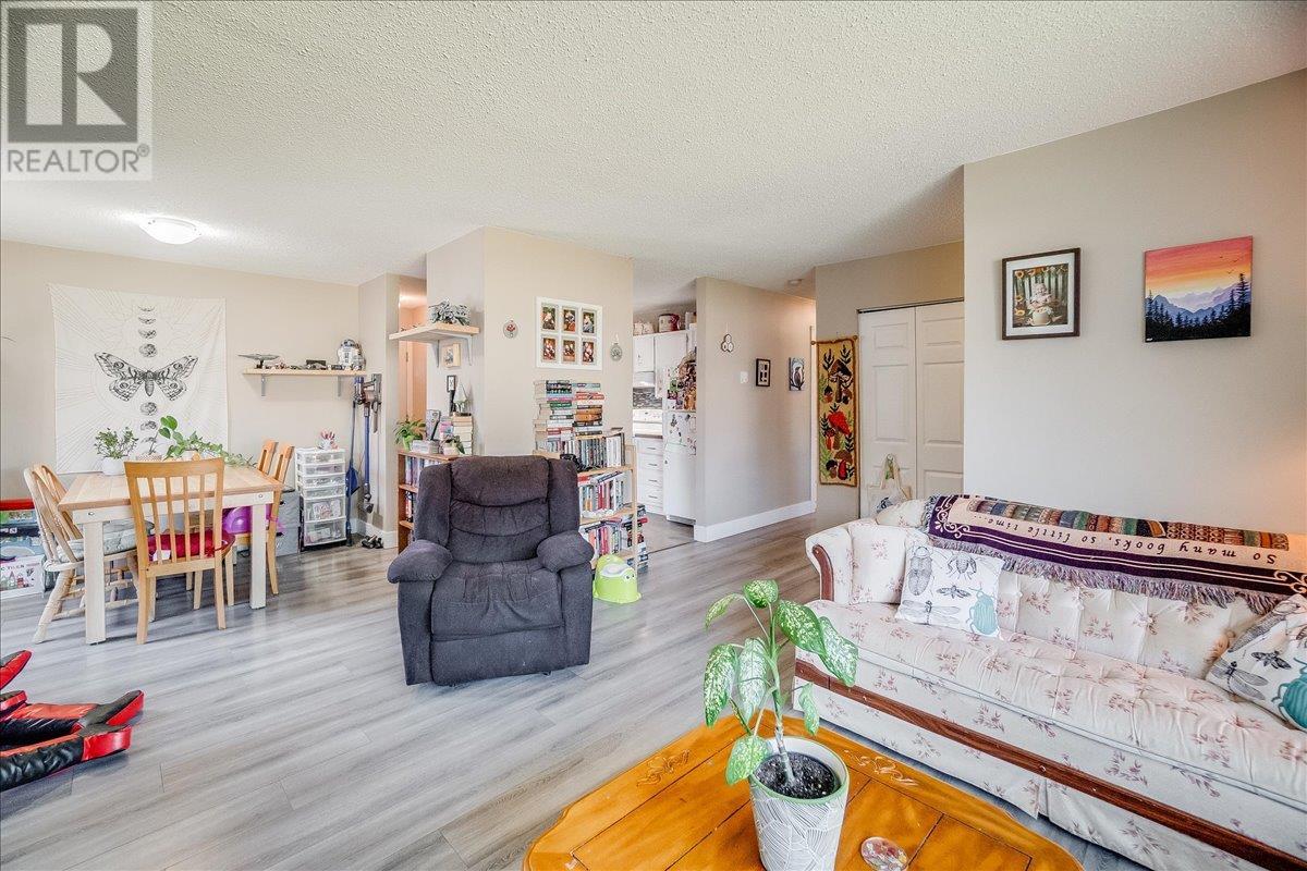 Property at 1916 Riverside Crescent image 1