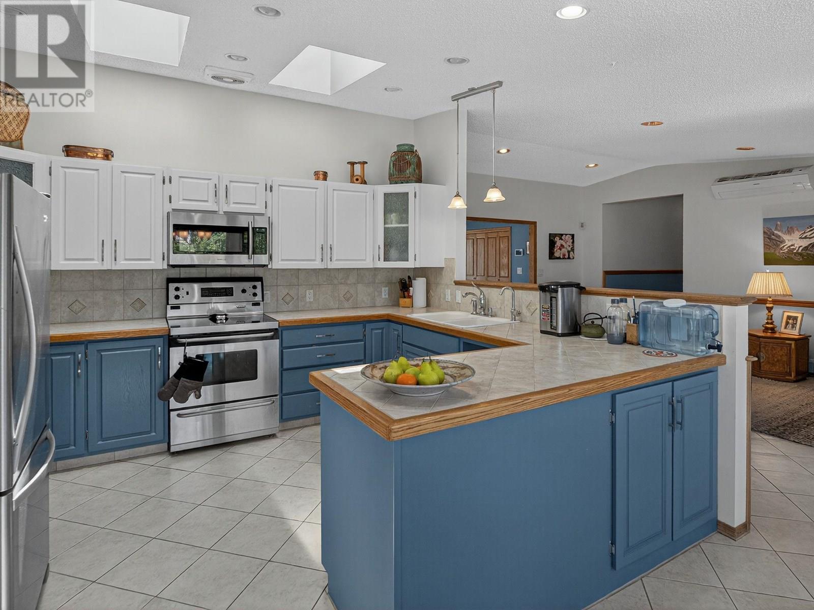 832 Montigny Road, West Kelowna, British Columbia  V1Z 1S2 - Photo 9 - 10351436