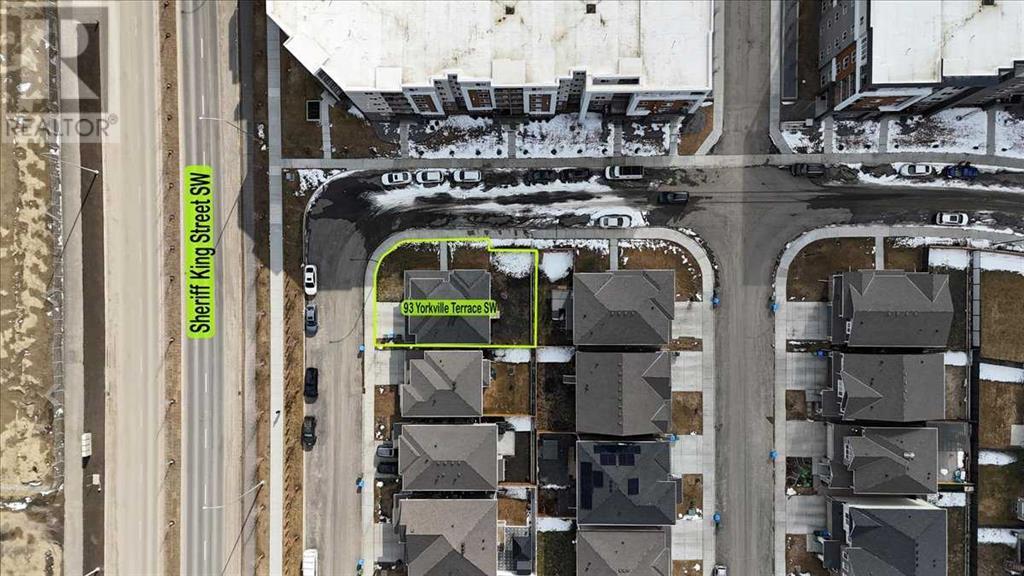 Property at 93 YORKVILLE Terrace SW image 3