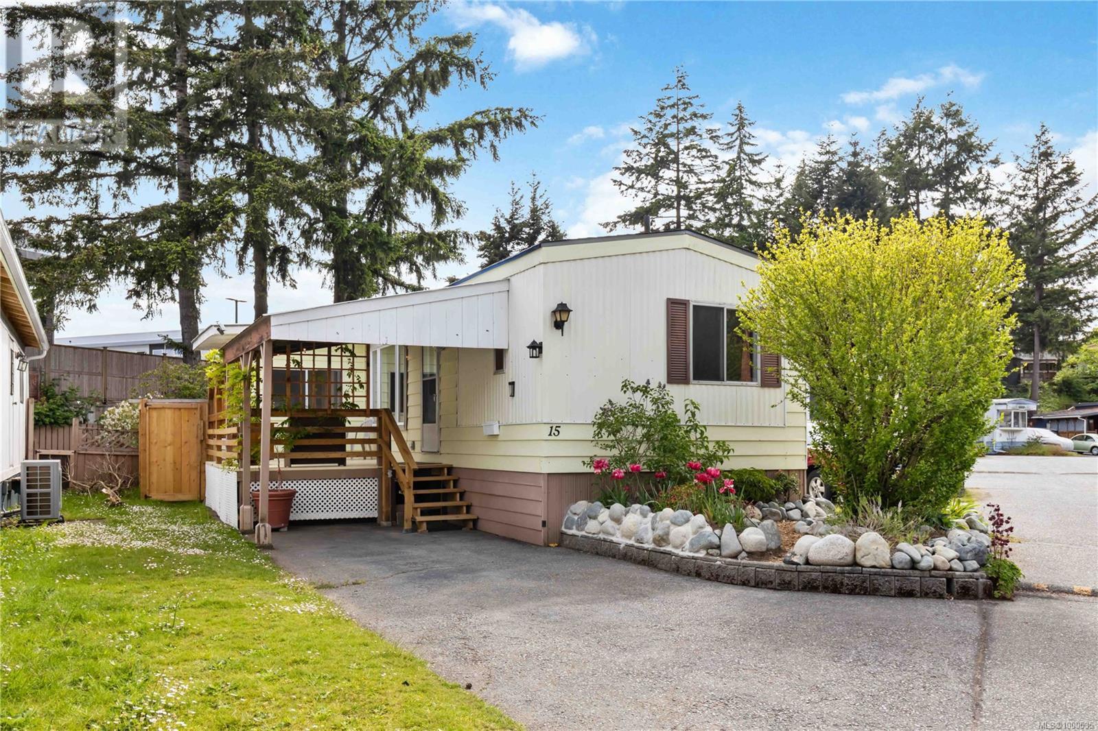15 2807 Sooke Lake Rd, Langford, British Columbia