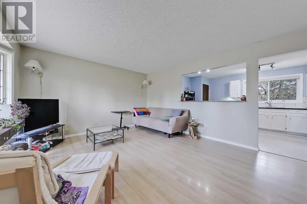 3403 Breton Close Nw, Calgary, Alberta  T2N 4H4 - Photo 2 - A2220728