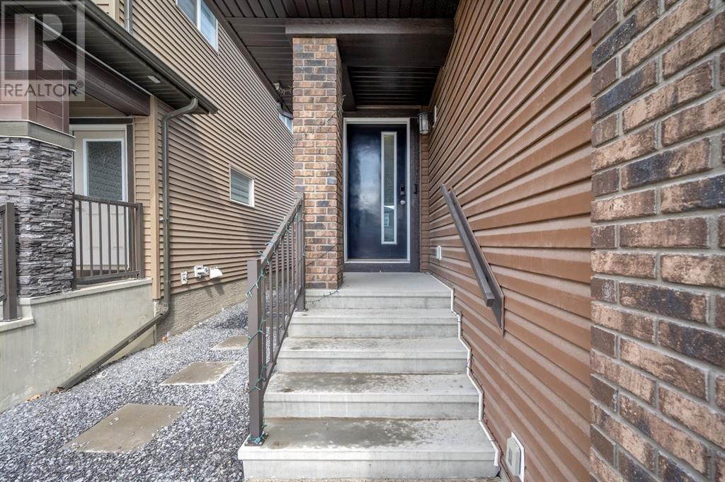 327 Savanna Way Ne, Calgary, Alberta  T3J 2H6 - Photo 2 - A2224318