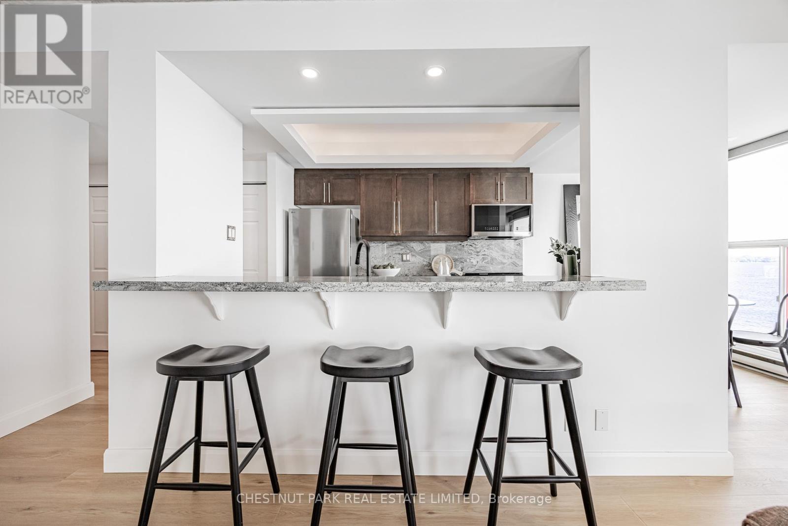 1008 - 99 Harbour Square, Toronto (Waterfront Communities), Ontario  M5J 2H2 - Photo 13 - C12216603