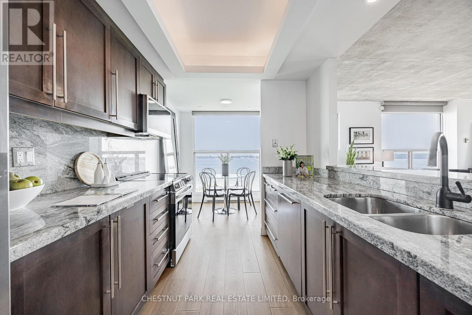 1008 - 99 Harbour Square, Toronto (Waterfront Communities), Ontario  M5J 2H2 - Photo 19 - C12216603