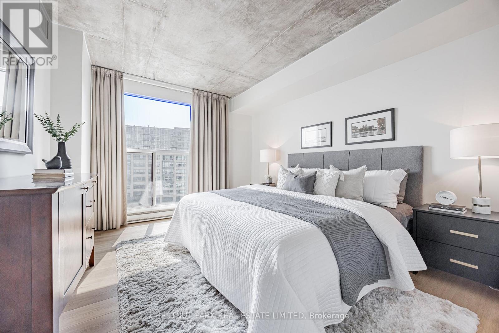1008 - 99 Harbour Square, Toronto (Waterfront Communities), Ontario  M5J 2H2 - Photo 24 - C12216603