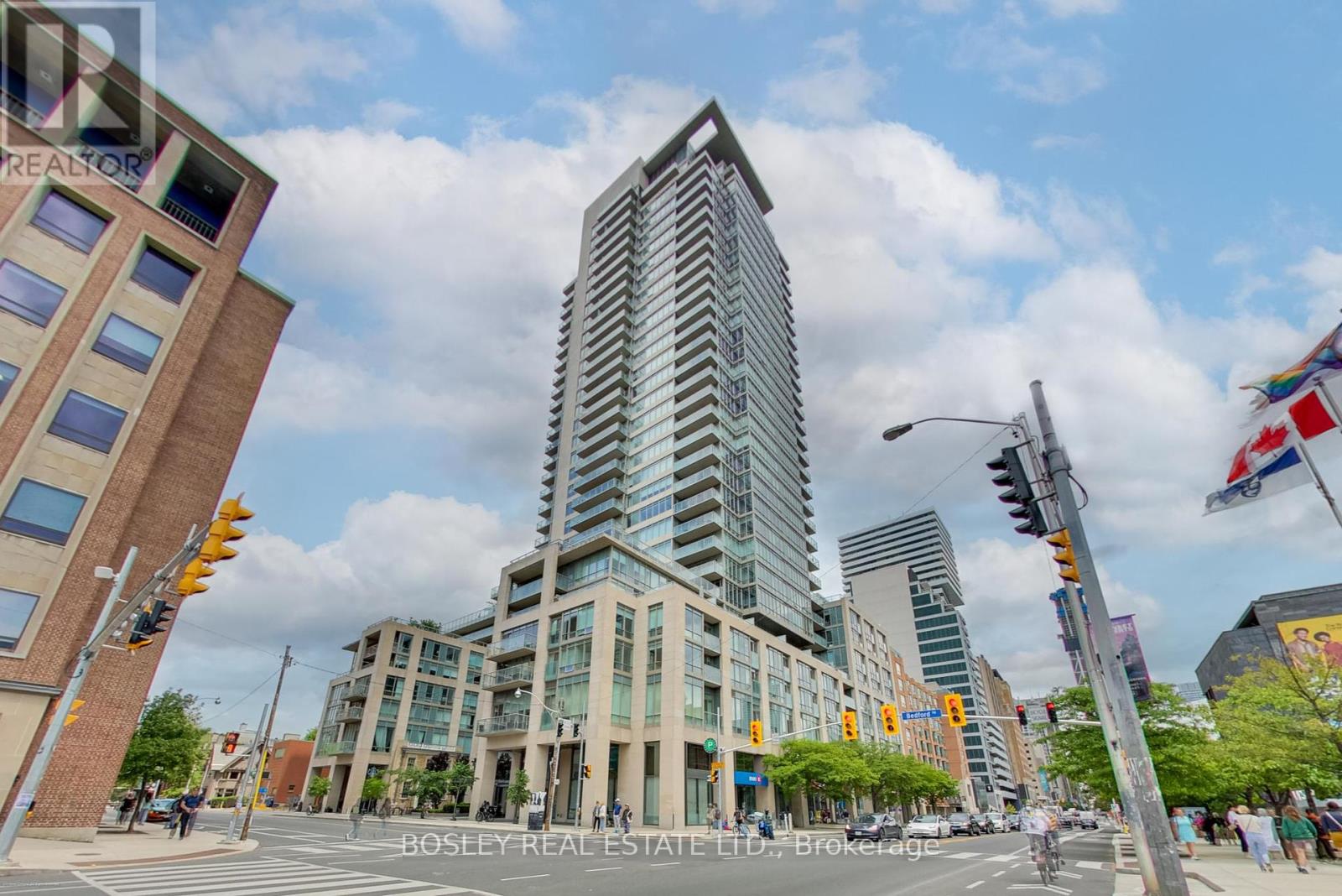 817 - 1 Bedford Road, Toronto (Annex), Ontario  M5R 2B5 - Photo 2 - C12216625