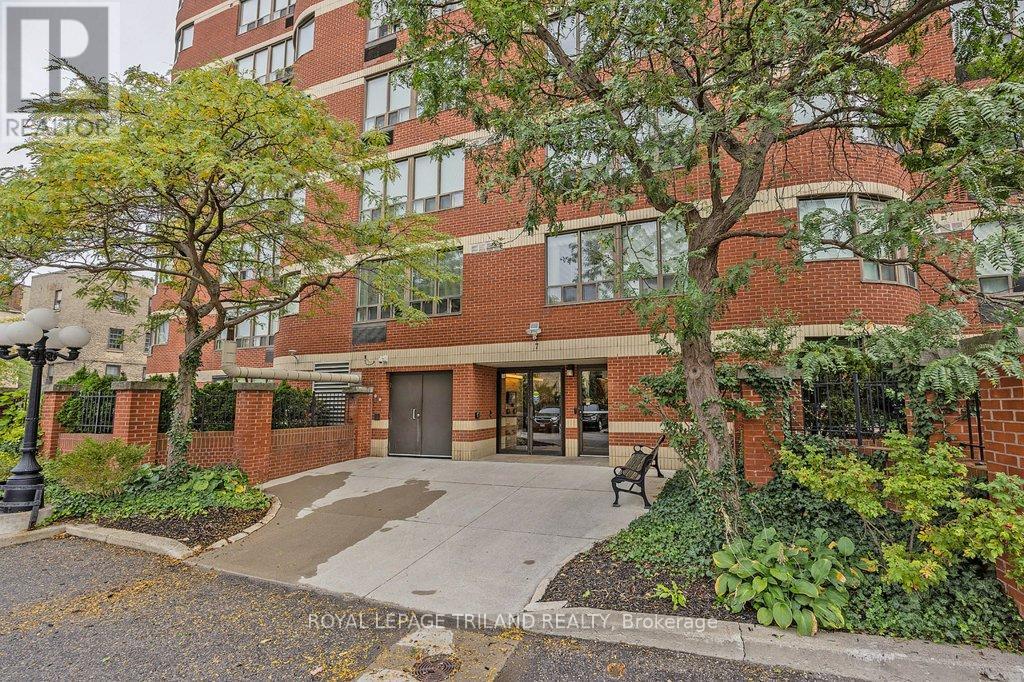403 - 7 Picton Street, London East (East F), Ontario  N6B 3N7 - Photo 5 - X12216777