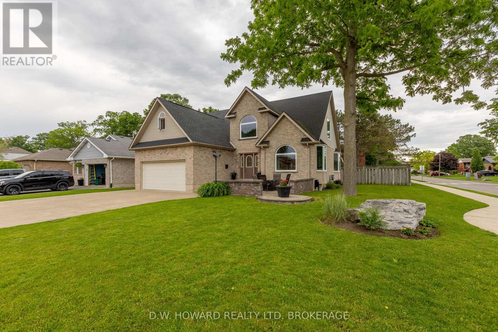 45 Westwood Drive, Port Colborne, Ontario  L3K 6B9 - Photo 3 - X12205674
