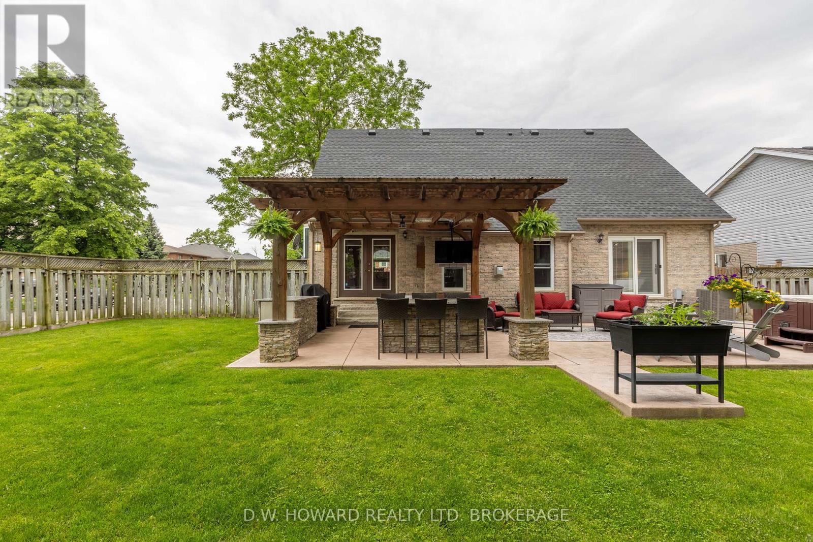 45 Westwood Drive, Port Colborne, Ontario  L3K 6B9 - Photo 36 - X12205674