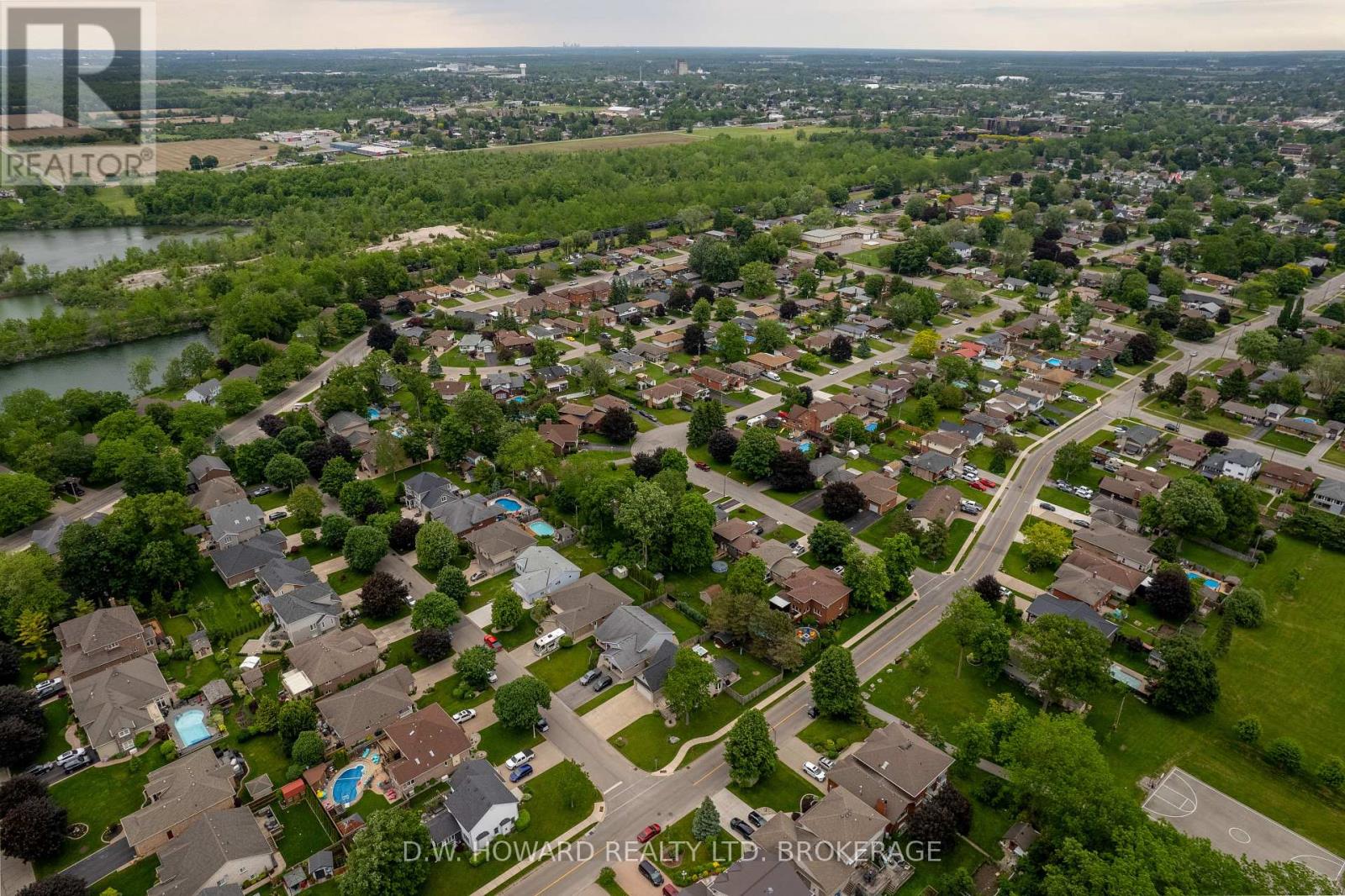 45 Westwood Drive, Port Colborne, Ontario  L3K 6B9 - Photo 46 - X12205674