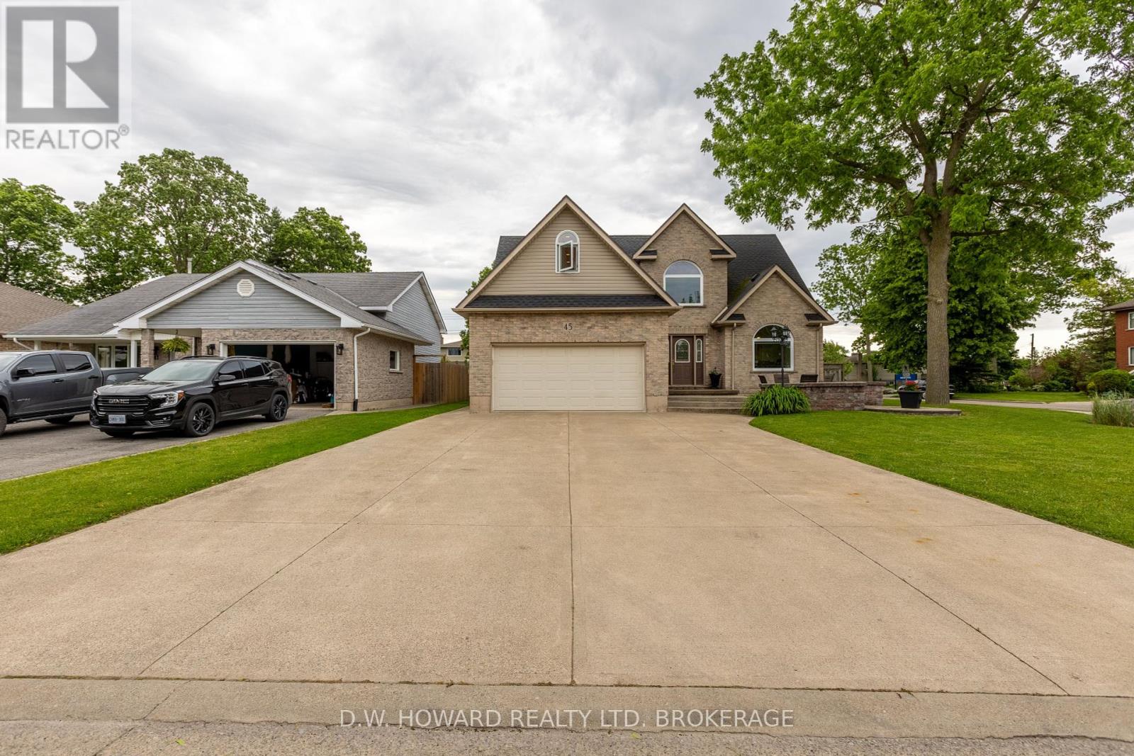 45 Westwood Drive, Port Colborne, Ontario  L3K 6B9 - Photo 5 - X12205674