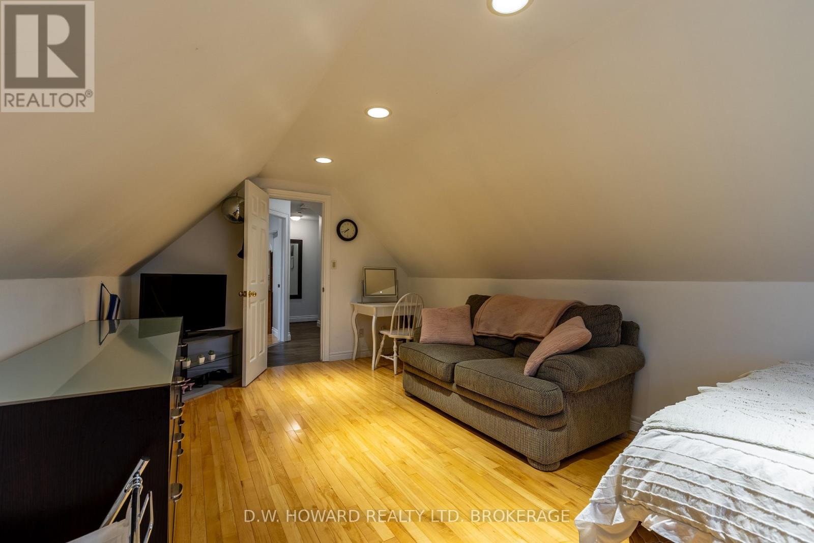 45 Westwood Drive, Port Colborne, Ontario  L3K 6B9 - Photo 29 - X12205674