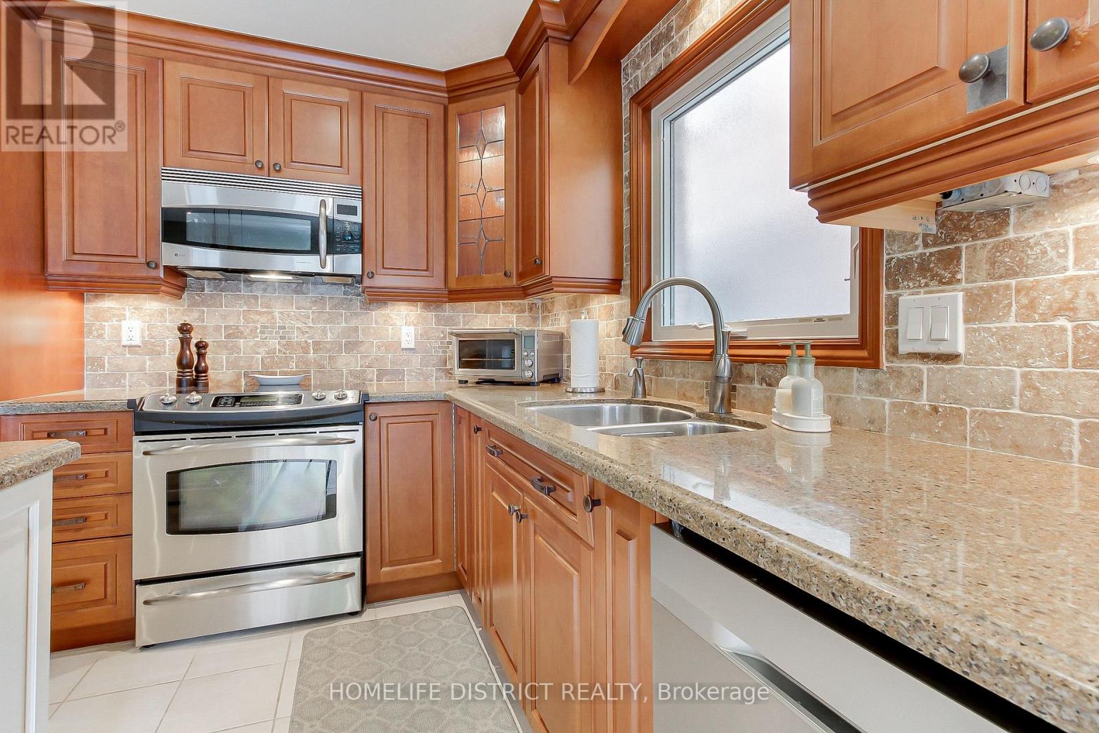 43 Daniels Crescent, Ajax, Ontario  L1T 1X8 - Photo 17 - E12216561