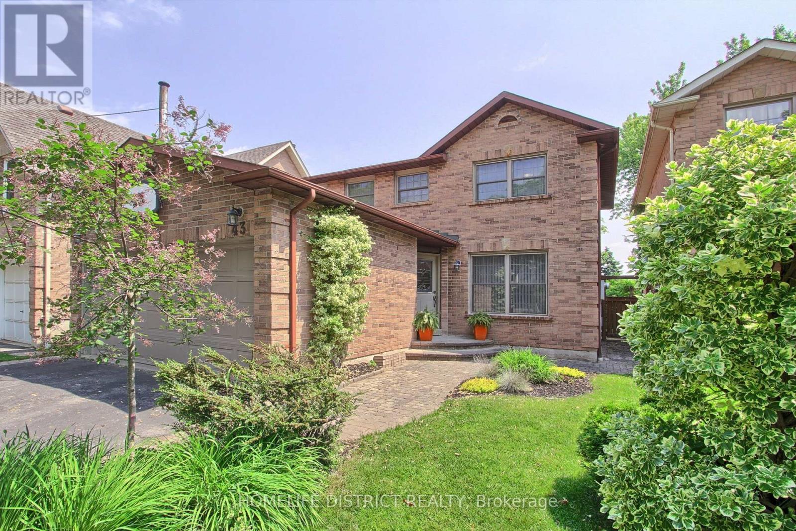 43 Daniels Crescent, Ajax, Ontario  L1T 1X8 - Photo 2 - E12216561