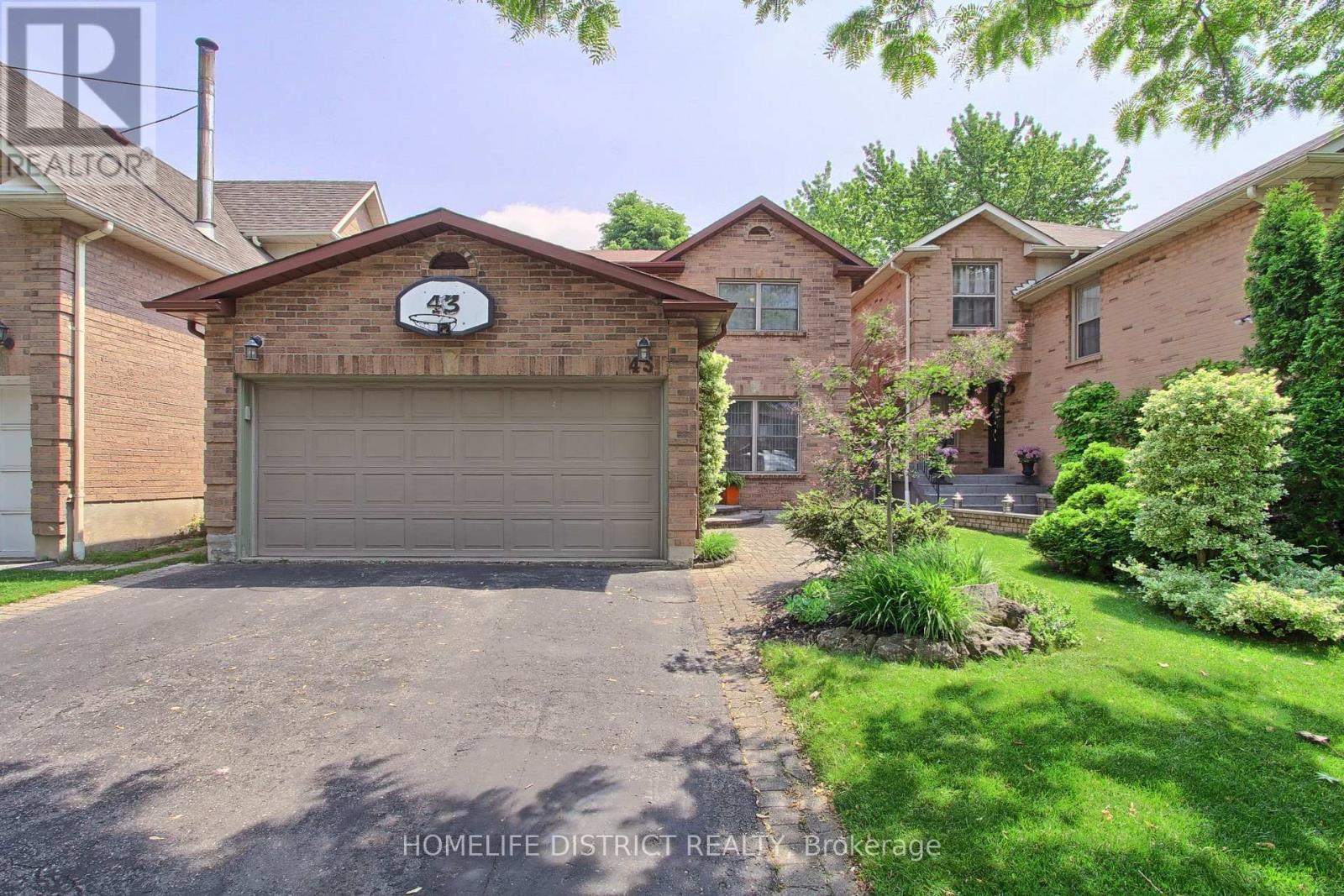43 Daniels Crescent, Ajax, Ontario  L1T 1X8 - Photo 3 - E12216561