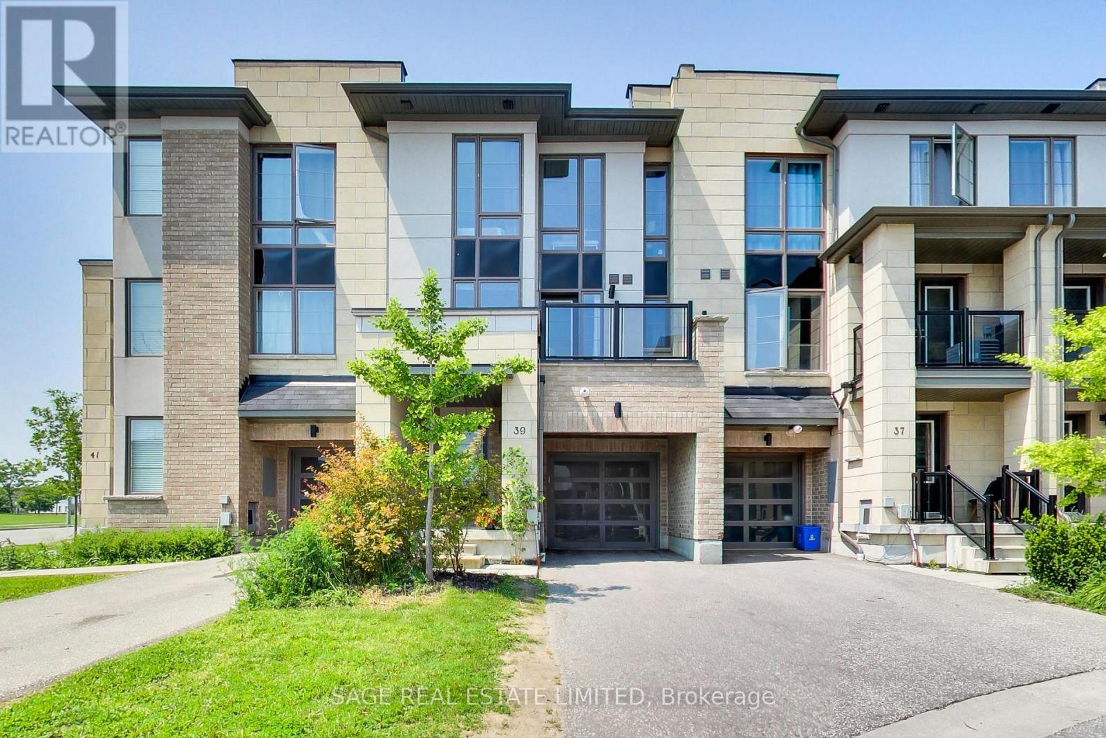 39 PALLOCK HILL WAY, Whitby, Ontario