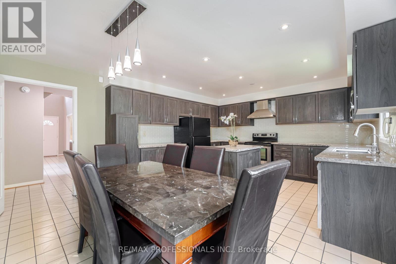 29 Moeller Court, Toronto, Ontario  M1E 5C1 - Photo 9 - E12216593