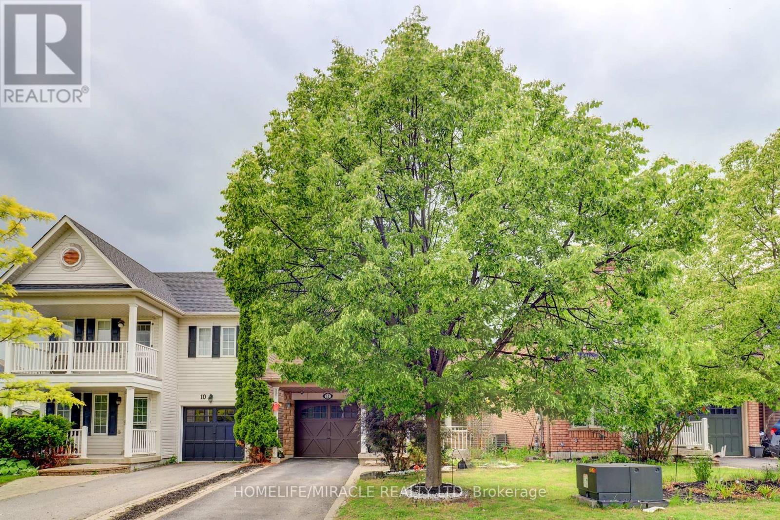 12 BREEZEWOOD COURT, whitby (brooklin), Ontario