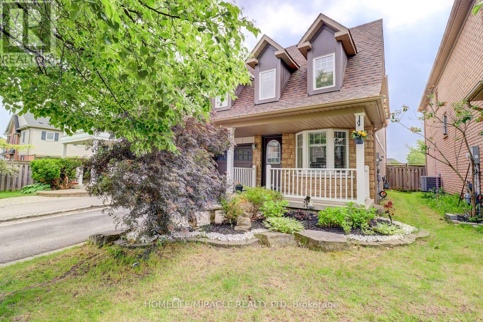 12 Breezewood Court, Whitby (Brooklin), Ontario  L1M 2L4 - Photo 3 - E12216629