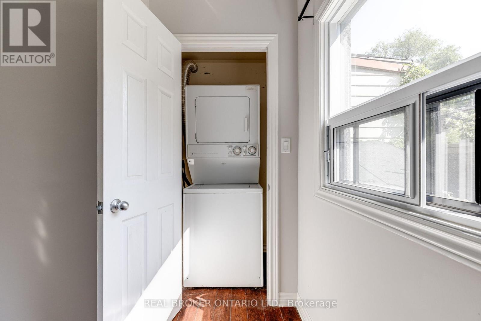 Main - 371 Jones Avenue, Toronto, Ontario  M4J 3G5 - Photo 11 - E12216637