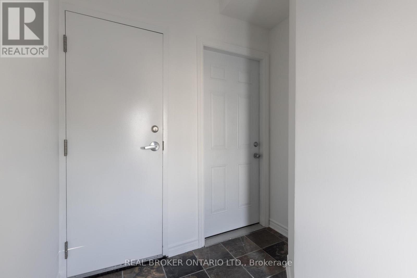 Main - 371 Jones Avenue, Toronto, Ontario  M4J 3G5 - Photo 3 - E12216637