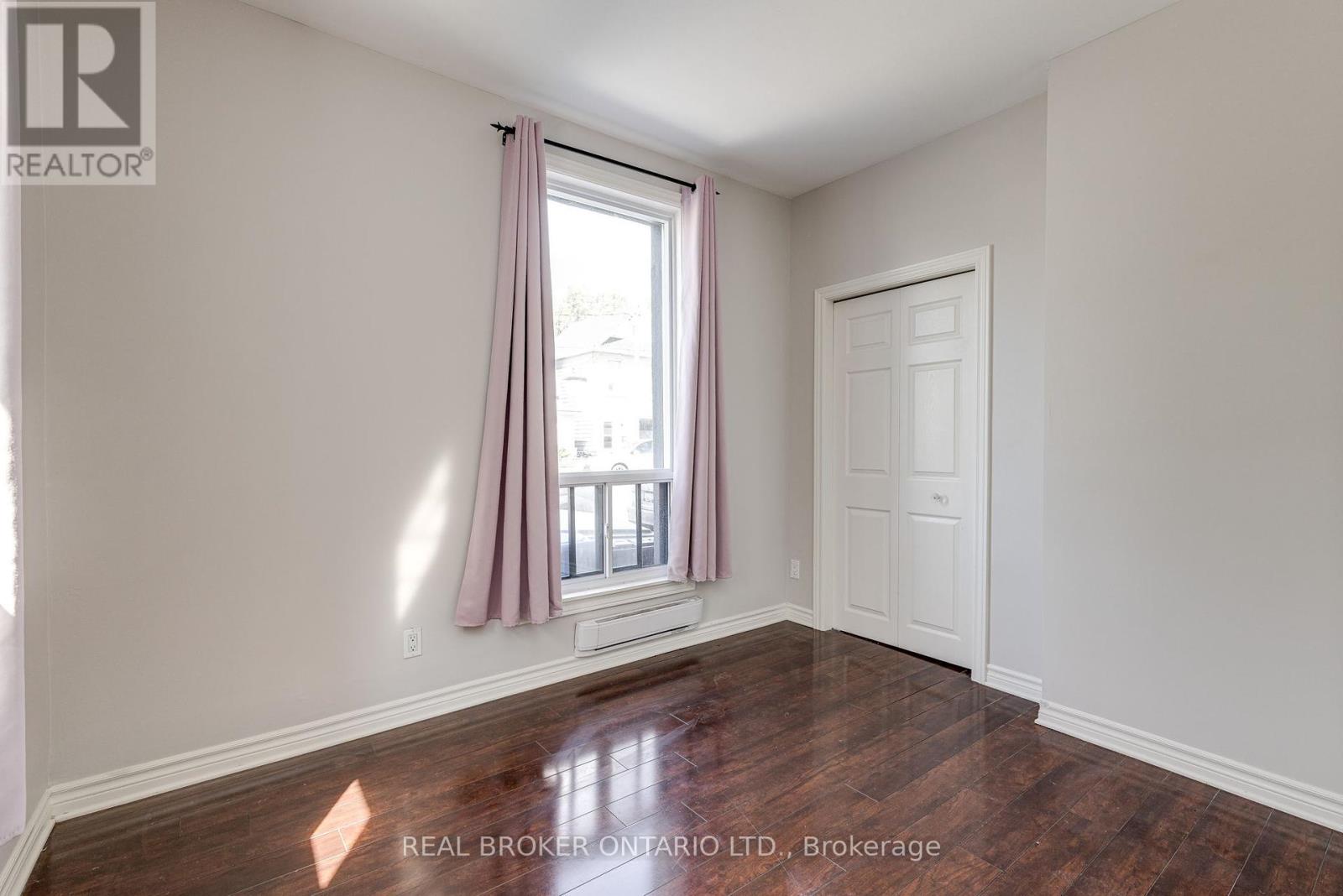 Main - 371 Jones Avenue, Toronto, Ontario  M4J 3G5 - Photo 5 - E12216637