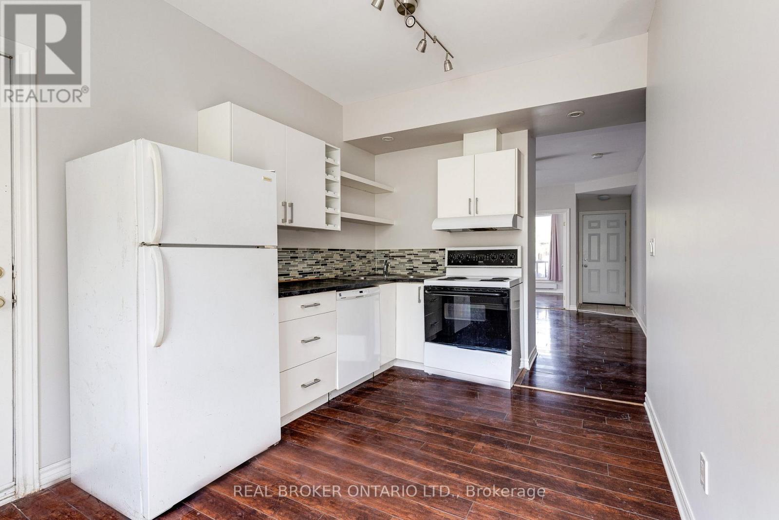 Main - 371 Jones Avenue, Toronto, Ontario  M4J 3G5 - Photo 7 - E12216637