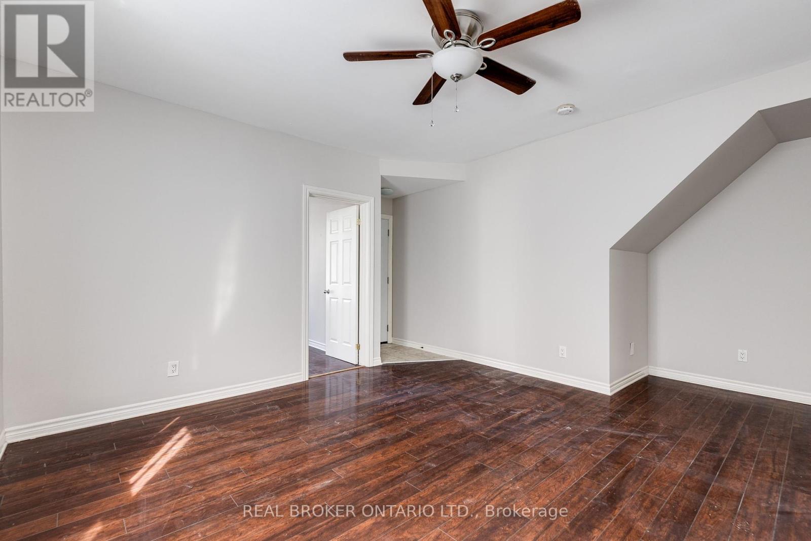 Main - 371 Jones Avenue, Toronto, Ontario  M4J 3G5 - Photo 8 - E12216637