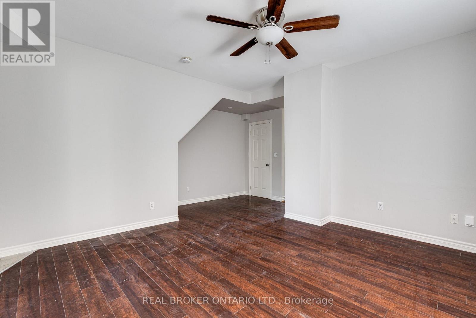 Main - 371 Jones Avenue, Toronto, Ontario  M4J 3G5 - Photo 9 - E12216637