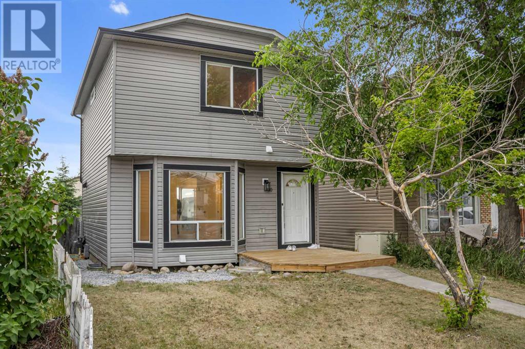 10 Martindale Mews Ne, Calgary, Alberta  T3J 2V5 - Photo 2 - A2230126