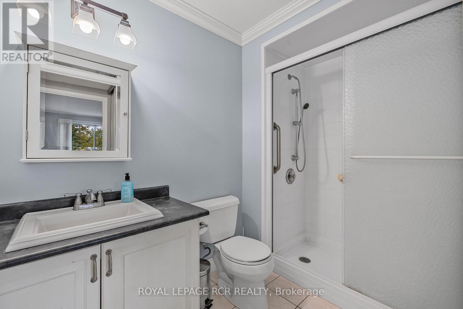 305 - 166 Olive Street, East Gwillimbury, Ontario  L9N 1M9 - Photo 12 - N12216542