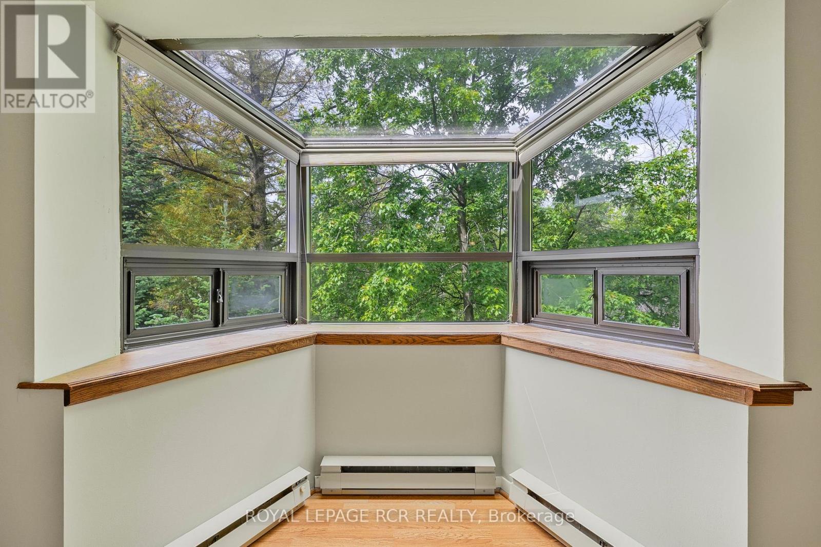 305 - 166 Olive Street, East Gwillimbury, Ontario  L9N 1M9 - Photo 8 - N12216542