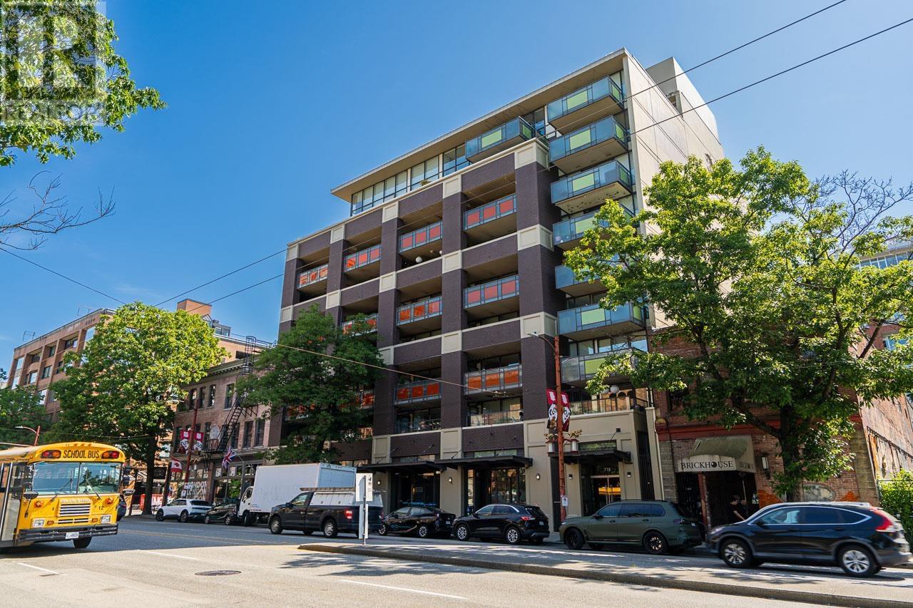 209 718 MAIN STREET, Vancouver, British Columbia