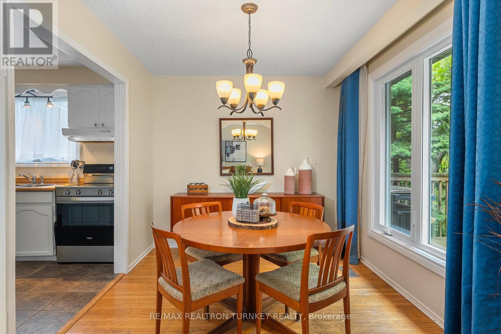 58 Olive Street, East Gwillimbury (Holland Landing), Ontario  L9N 1L5 - Photo 11 - N12216573