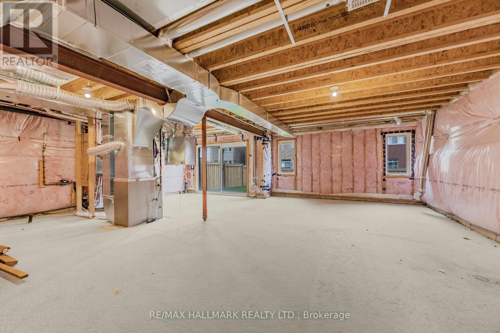 112 Carriage Shop Bend, East Gwillimbury (Queensville), Ontario  L9N 0Y3 - Photo 37 - N12216633
