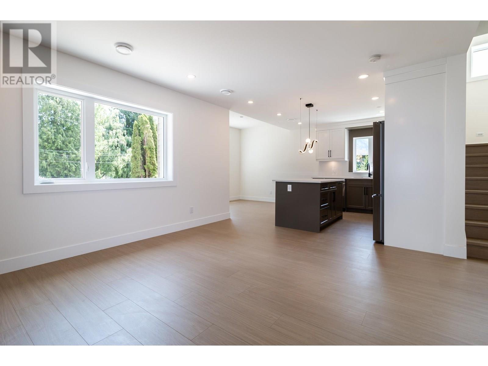 38891 Garibaldi Avenue, Squamish, British Columbia  V8B 0E8 - Photo 7 - R3014924