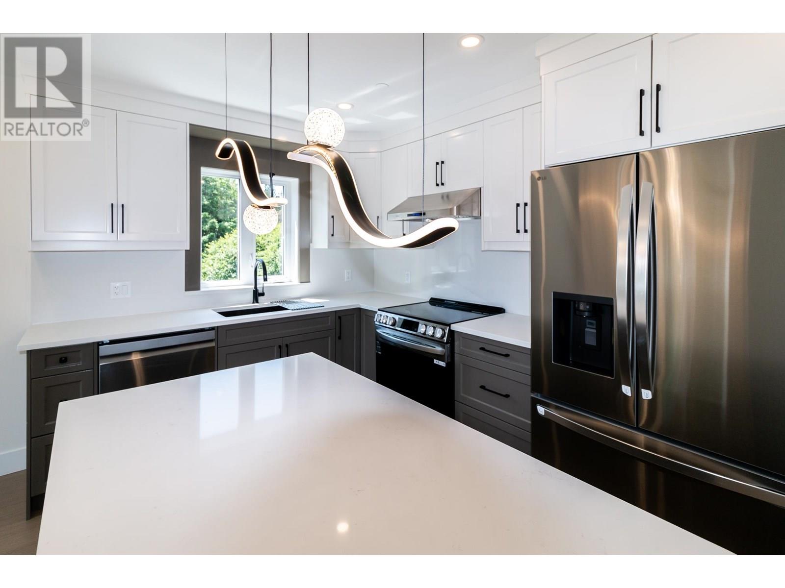 38891 Garibaldi Avenue, Squamish, British Columbia  V8B 0E8 - Photo 9 - R3014924