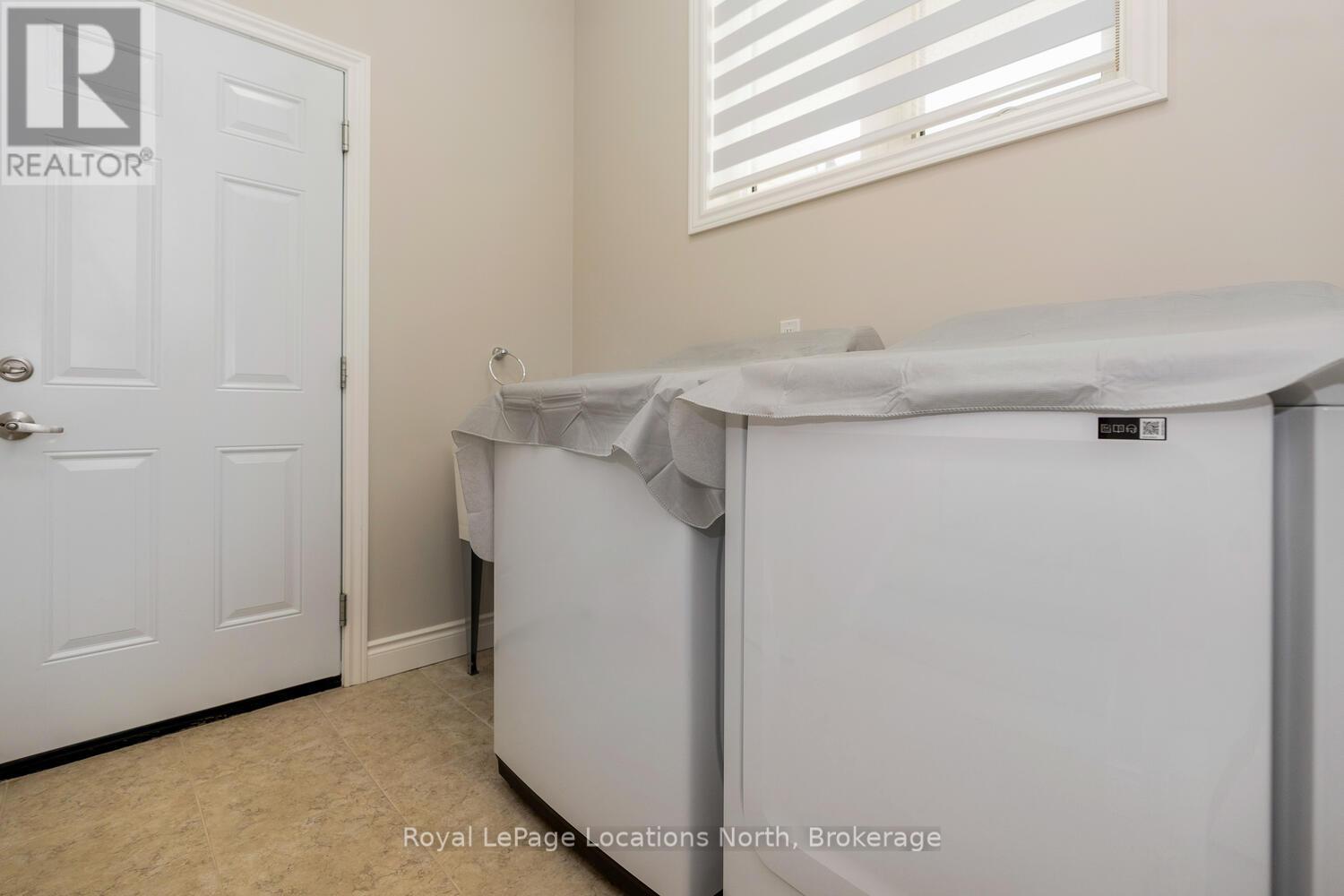 40 Waterview Road, Wasaga Beach, Ontario  L9Z 0E9 - Photo 19 - S12216823